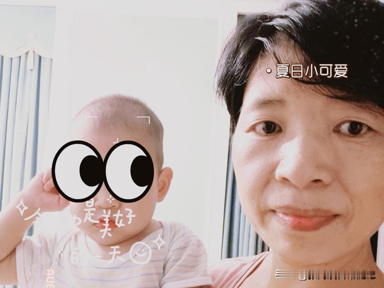 我是一名育儿嫂，作为一名育儿嫂，首先是要真心喜欢孩子，爱孩子，这样才能带好孩子。