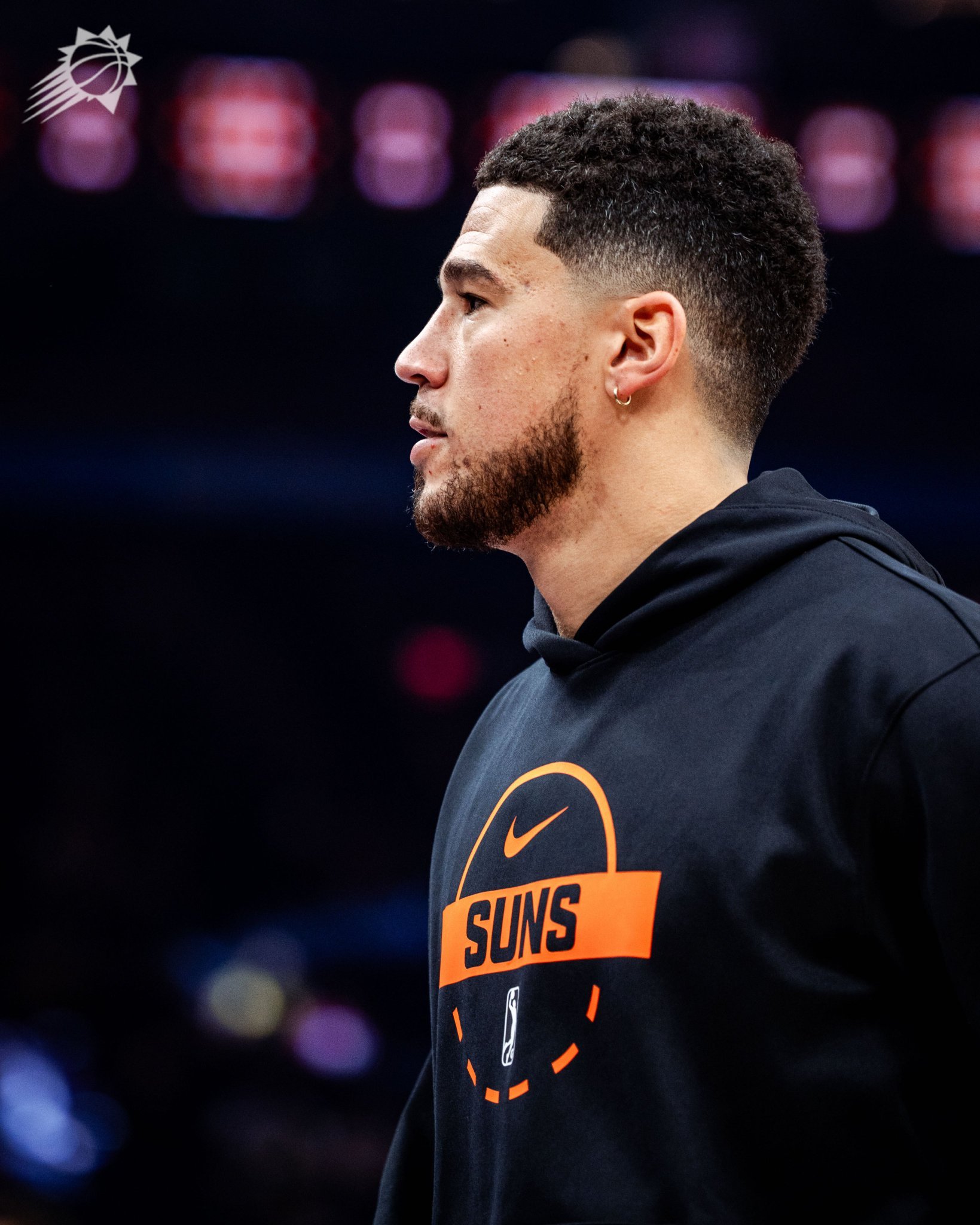 布克复出战湖人 湖人华佗队名不虚传太阳这边也有伤员回归，布克首发出战，洛杉矶华佗