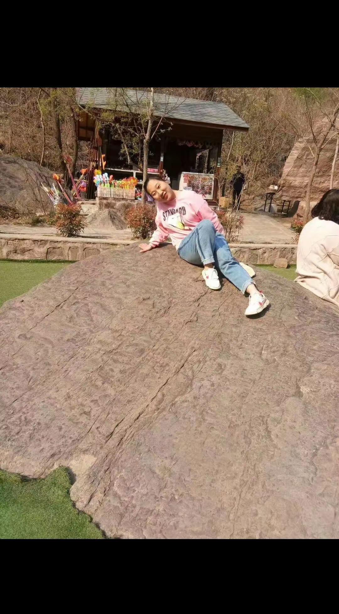 四十多岁的的人了，一无所有的年纪，一无所获的世界，一心不乱，良心发现，虽然失去的