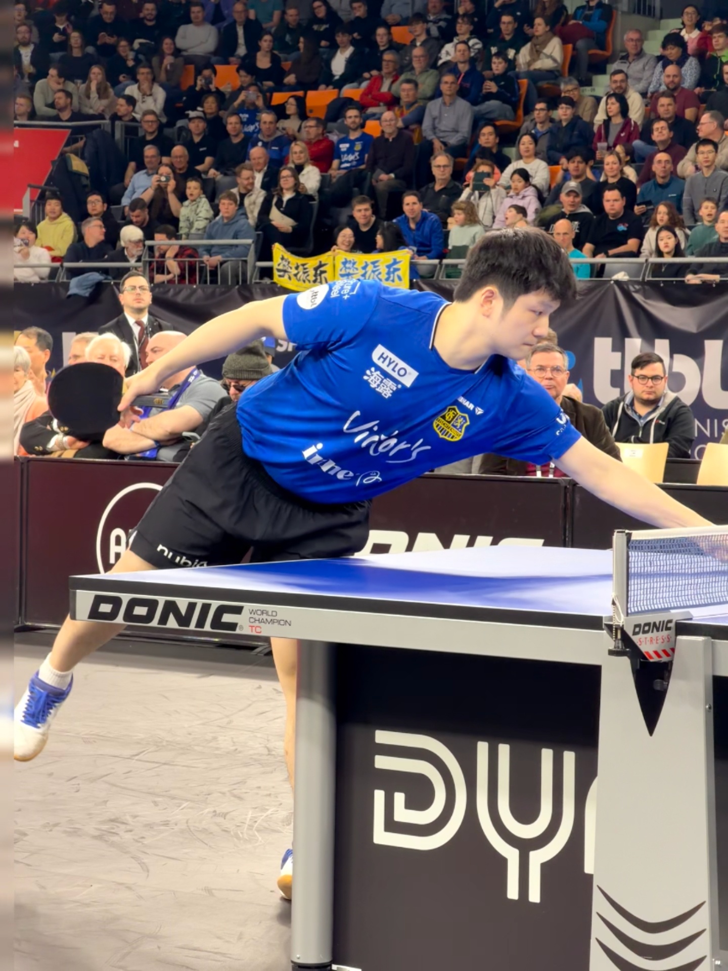 擦一擦，拖一拖，奋力搏杀，拼劲出击，高举庆祝，不过是五个简单动作，却藏着六小时四