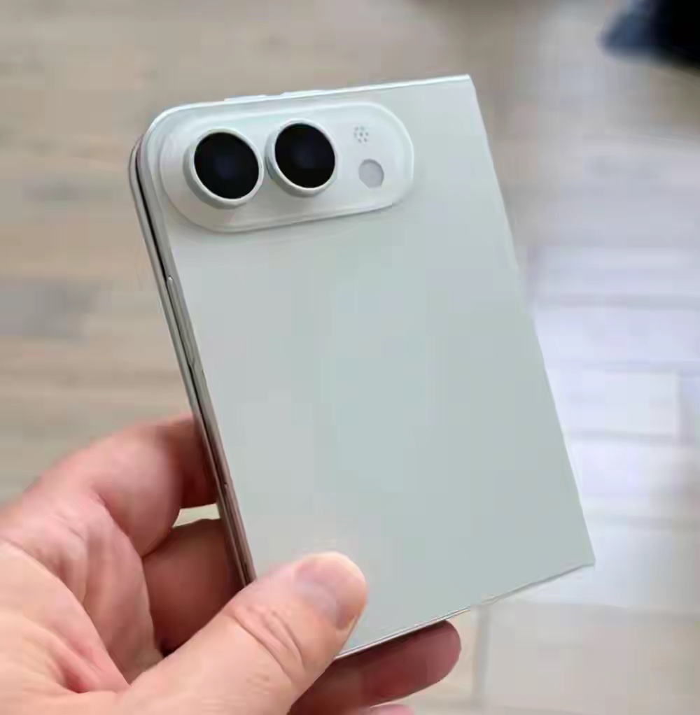 最新消息来了，大家心心念念的iPhone Ultra折叠屏要等到明年年初才发货！