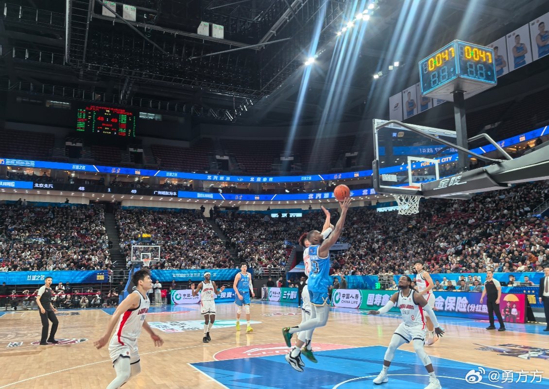北京男篮vs龙狮男篮 又是起伏的一场，下半场进攻端非常需要稳定性。 