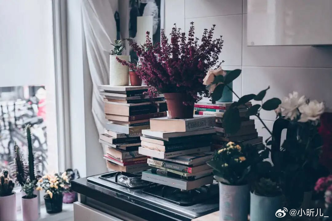 容得下女性的野心才是好的时代真正清醒的恋爱脑，是心里有爱但更有底线，不围着别人转