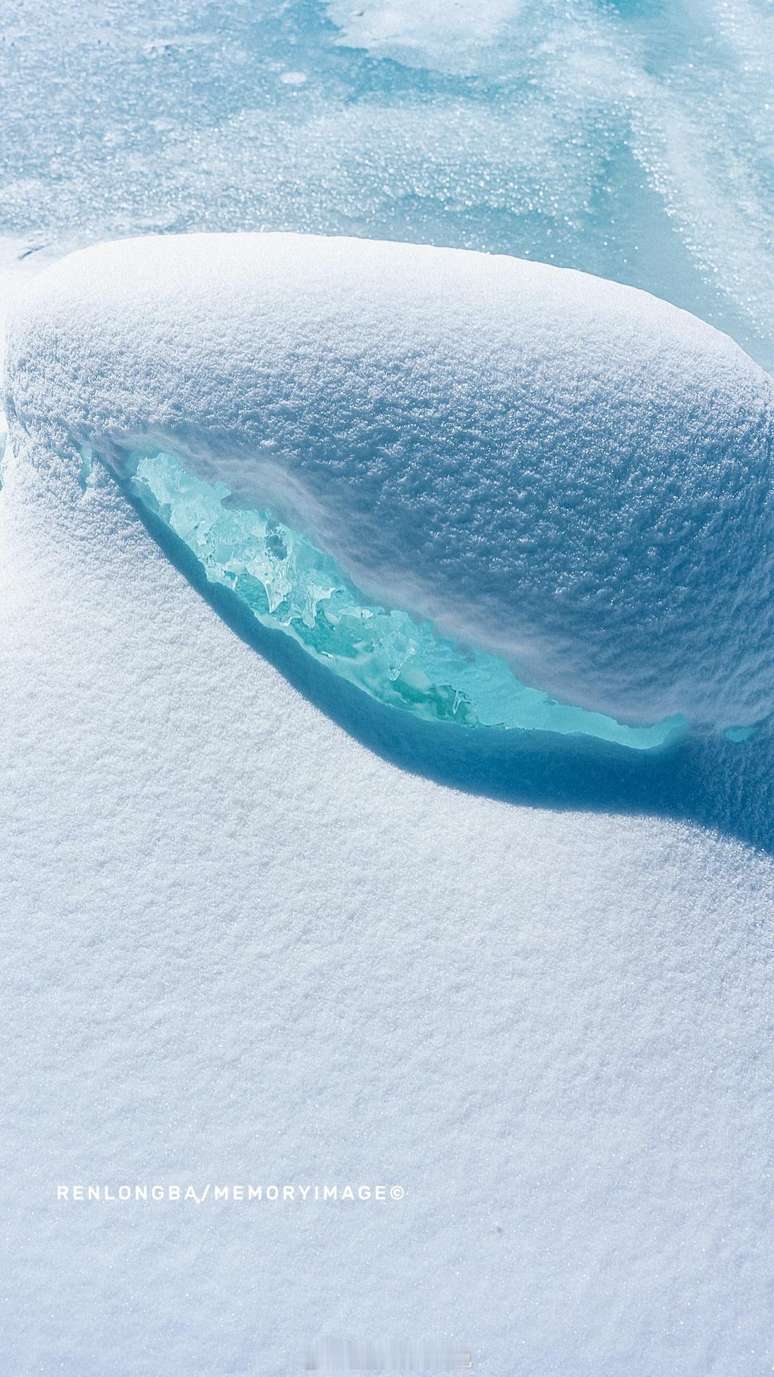 西藏能真正走进的冰川｜仁龙巴冰川这抹冰川蓝，让人迷醉！​眼前这色彩带来的感觉可真