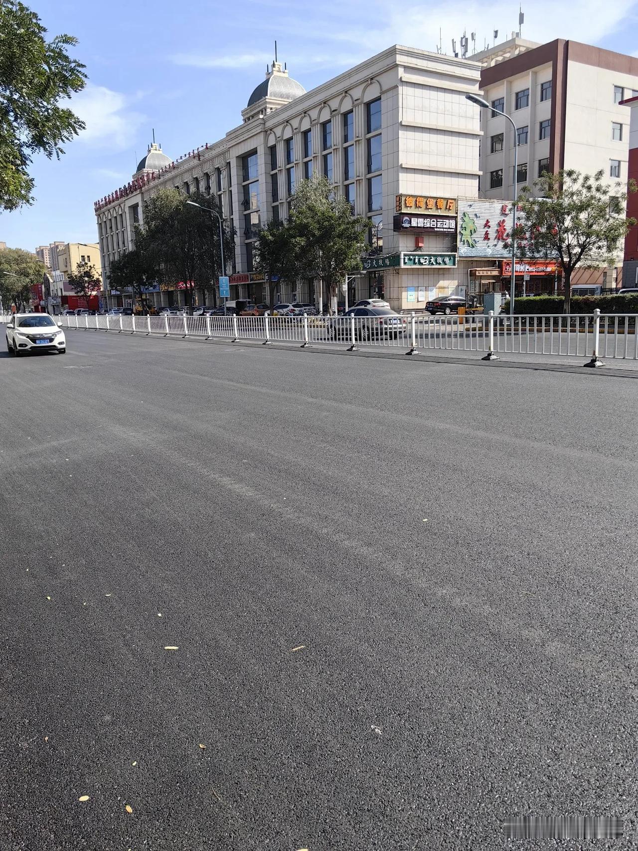 家中已经供暖两天了，很温暖，可见这次“温暖工程”发挥了很大效应。

这很不容易，