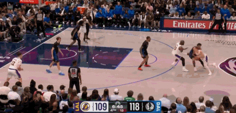 詹姆斯27分6板12助攻 