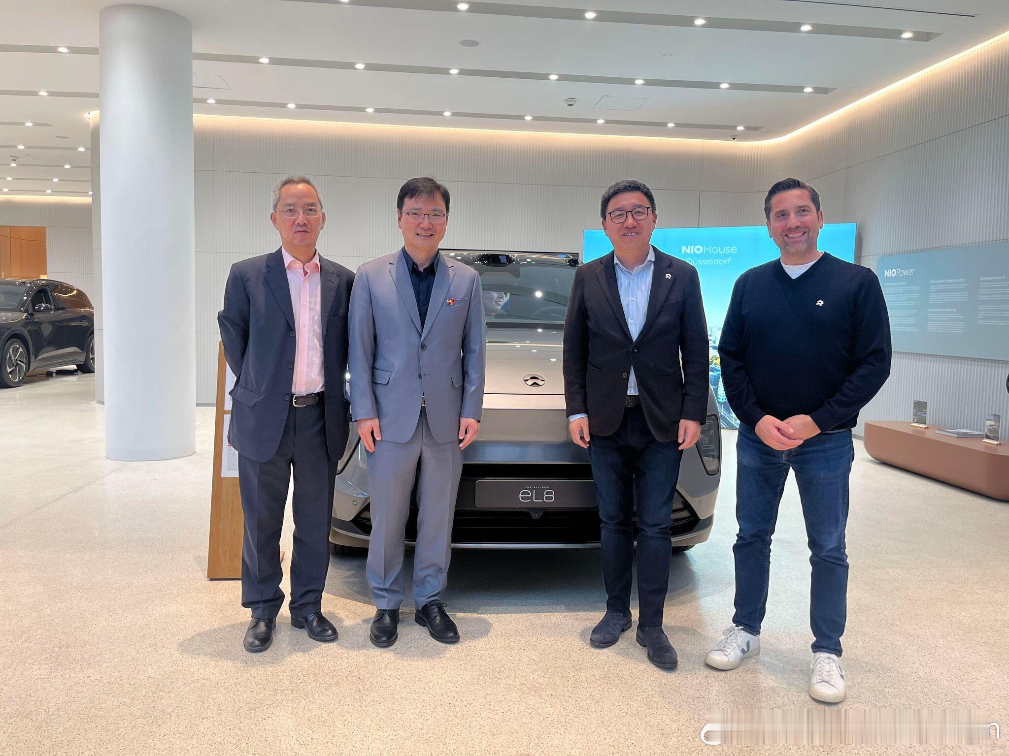 上周，蔚来在德国杜塞尔多夫的牛屋（NIO House）迎来了中国驻杜塞尔多夫总领