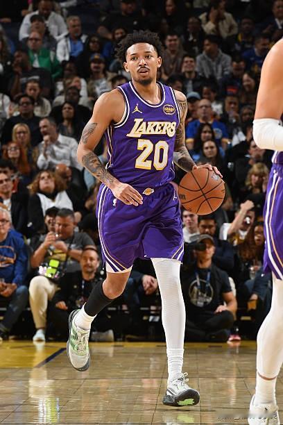 理论上湖人可以裁了巴夫金和可乐杯同时签下史密斯和蒂米。湖人离二奢还有60来万，足