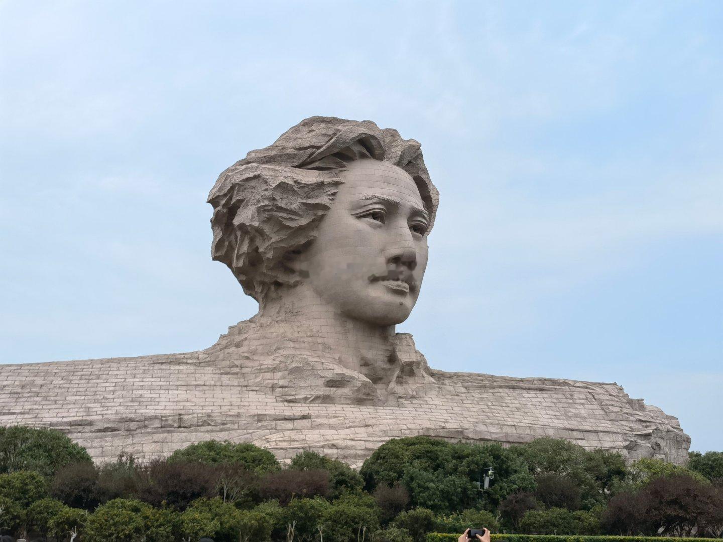 长途跋涉1400km，只为看一眼毛主席。热点观点 长沙·橘子洲风景名胜区