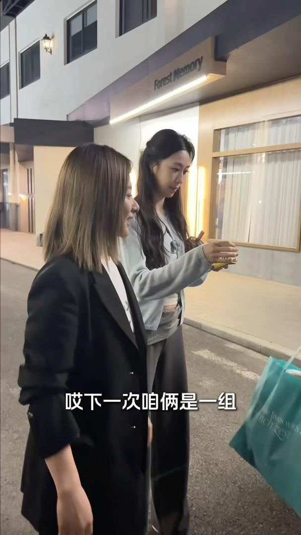 刘璇帮工作人员追星刘涛 璇姐私下宠员工这波直接绝杀！在《无限超越班4》帮自己的工
