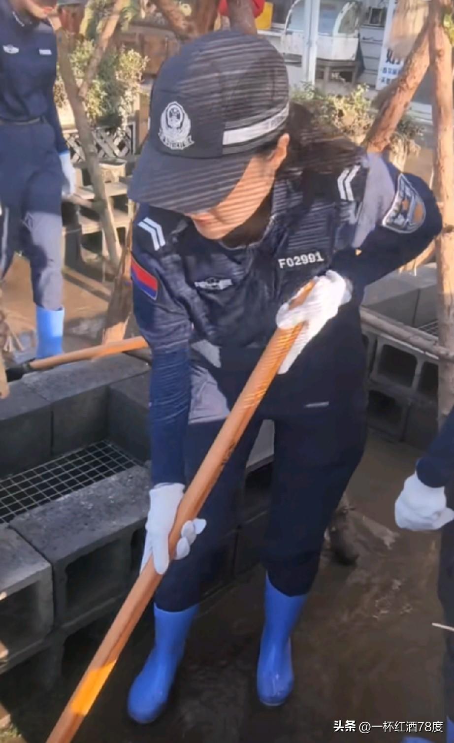 谁是当今社会Z可爱的人？那当然是咱们的人民卫士，危难时刻，生命财产受到危险时，他