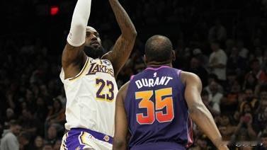 詹姆斯28+12杜兰特22+7 太阳主场力克湖人
北京时间2月26日，NBA常规