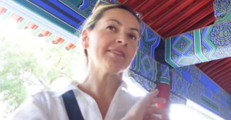 2024年，一名意大利女性游客在利用144小时免签政策来到中国旅游时，接受采访时