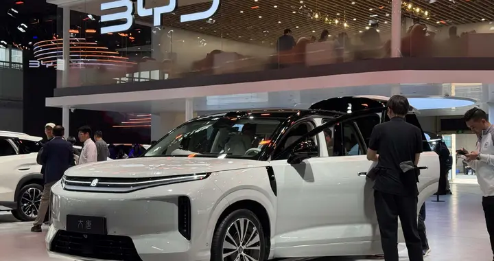 闪电快讯｜比亚迪2026年一季报出炉：营收净利短期承压，逆势加码研发