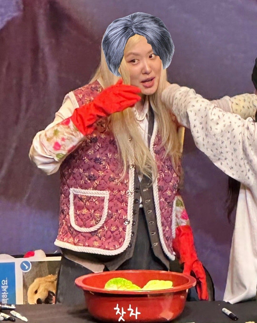 朴彩英扮成老奶奶与男友约会照流出 真的好卑微… 