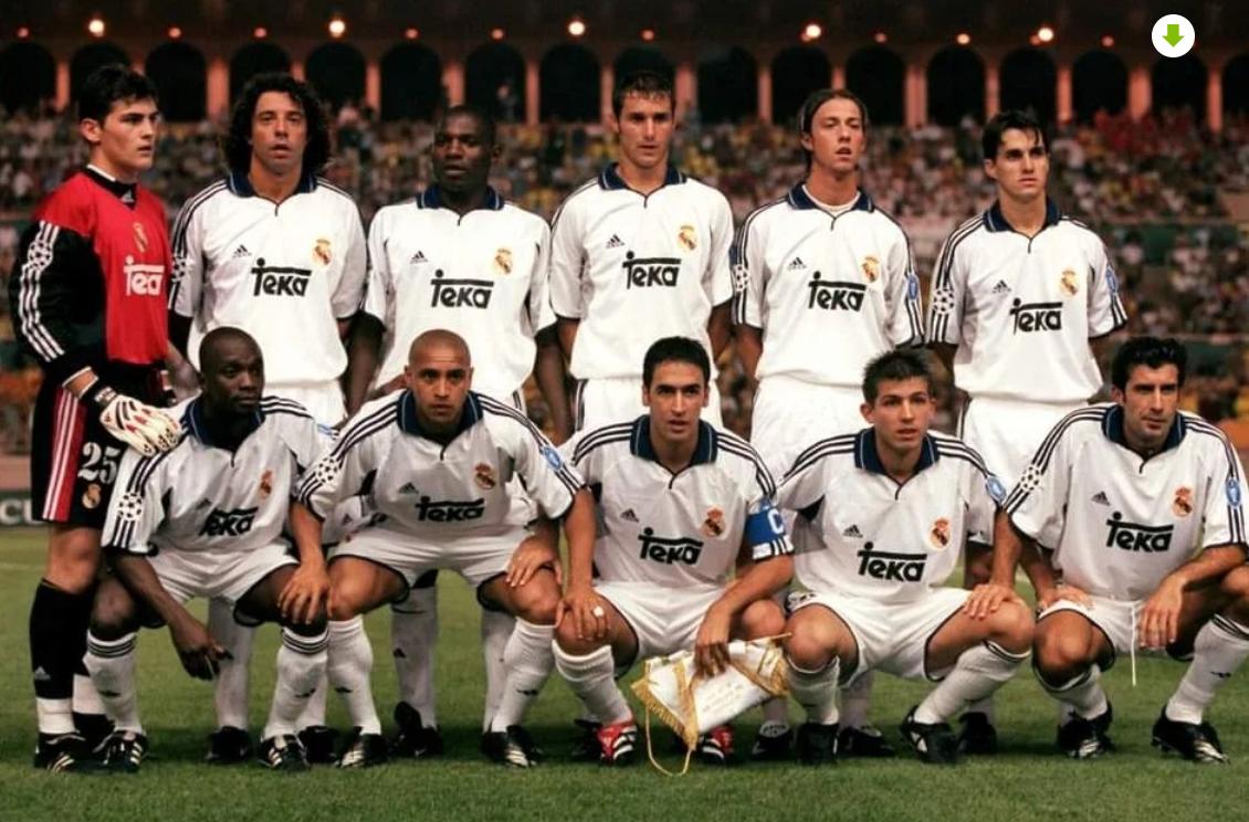 2001年的皇家马德里，估计很多老球迷可以叫出照片上每一个人的名字，这个时候的皇