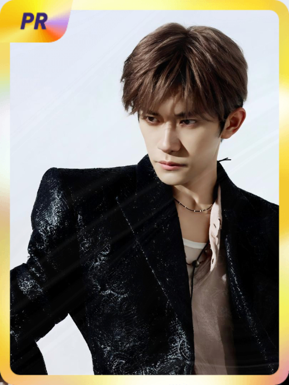 易烊千玺 集卡互助ing~送你一张“惊玺盒子2.0”PR卡“千面千玺”~速速来抢