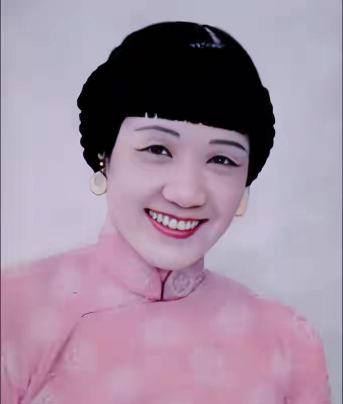 这是徐悲鸿前妻蒋碧薇的真实样貌，都看看吧，蒋碧薇气质美有韵味，与徐悲鸿曾天生一对