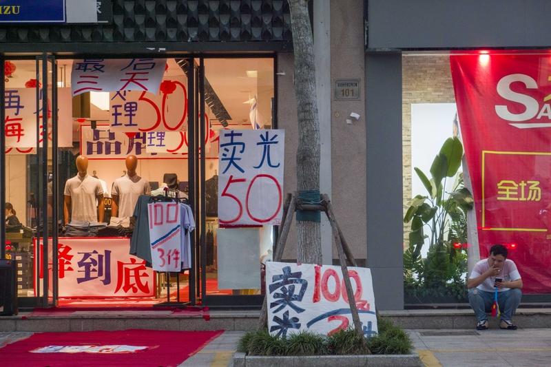 实体店纷纷倒闭？背后3大原因扎心了，有人却逆势年赚百万！
 家人们发现没？街边的