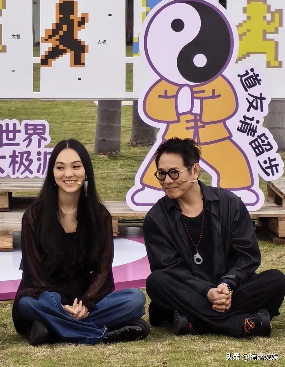 李连杰带着和利智生的大女儿Jane Li，在广西出席活动，看到她的生图，女儿的颜