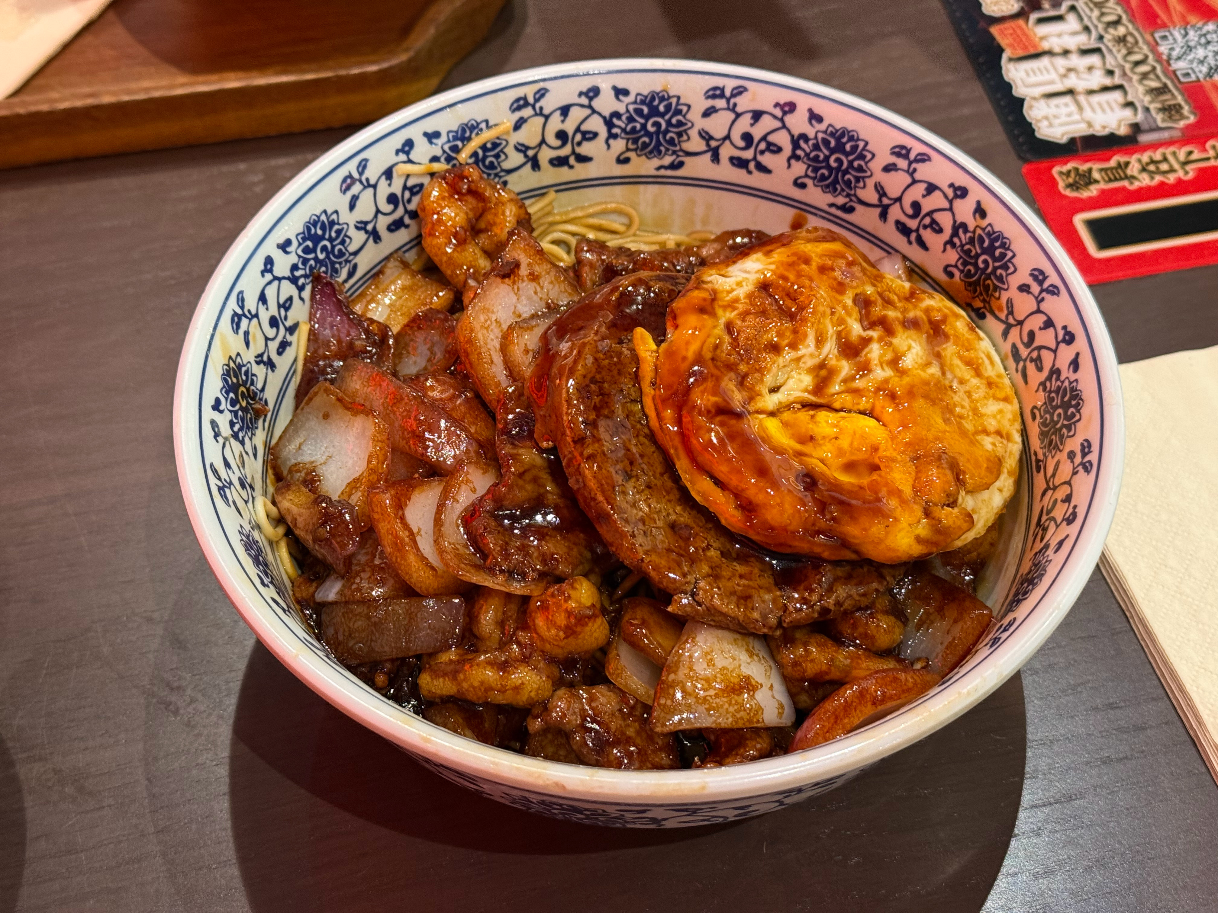 夜里十点刚忙完，想去找个吃的都闭餐了，抱着试试看的态度最后问了一家店，结果人家能