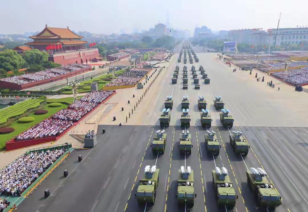 韩国议员朴正分享观阅感受，他说中国阅兵所展示的高科技武器令人感到敬畏。 ​​​