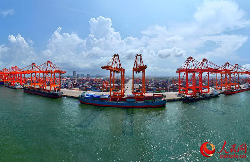 美国彻底懵了！几十年的霸道套路，今天彻底不好使了
说句大实话，美国霸道横行几十年