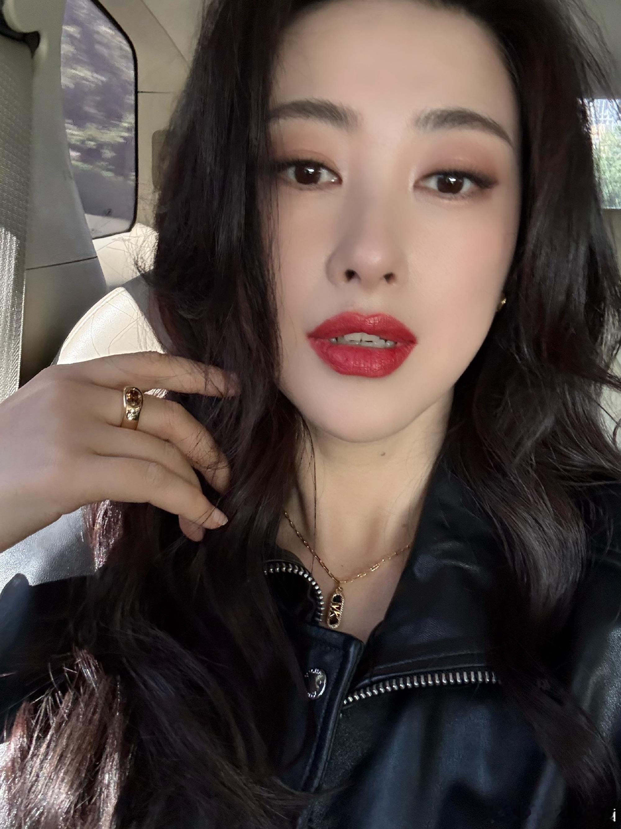 朱珠床戏给我看热了朱珠太美了，太美了太美了！我太吃朱珠的颜了！我就想知道能不能不