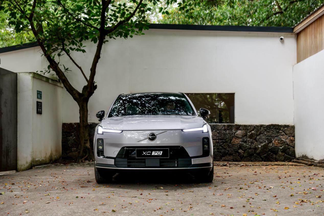 要说现在最值得入手的豪华插混车型是谁？那非沃尔沃全新XC70莫属。

去年，沃尔