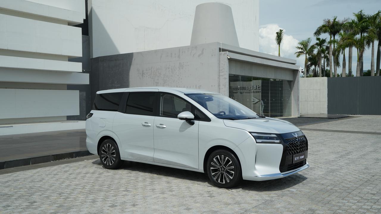 2025年11月12日，当五菱星光730以7.30-10.98万元的指导价正式上