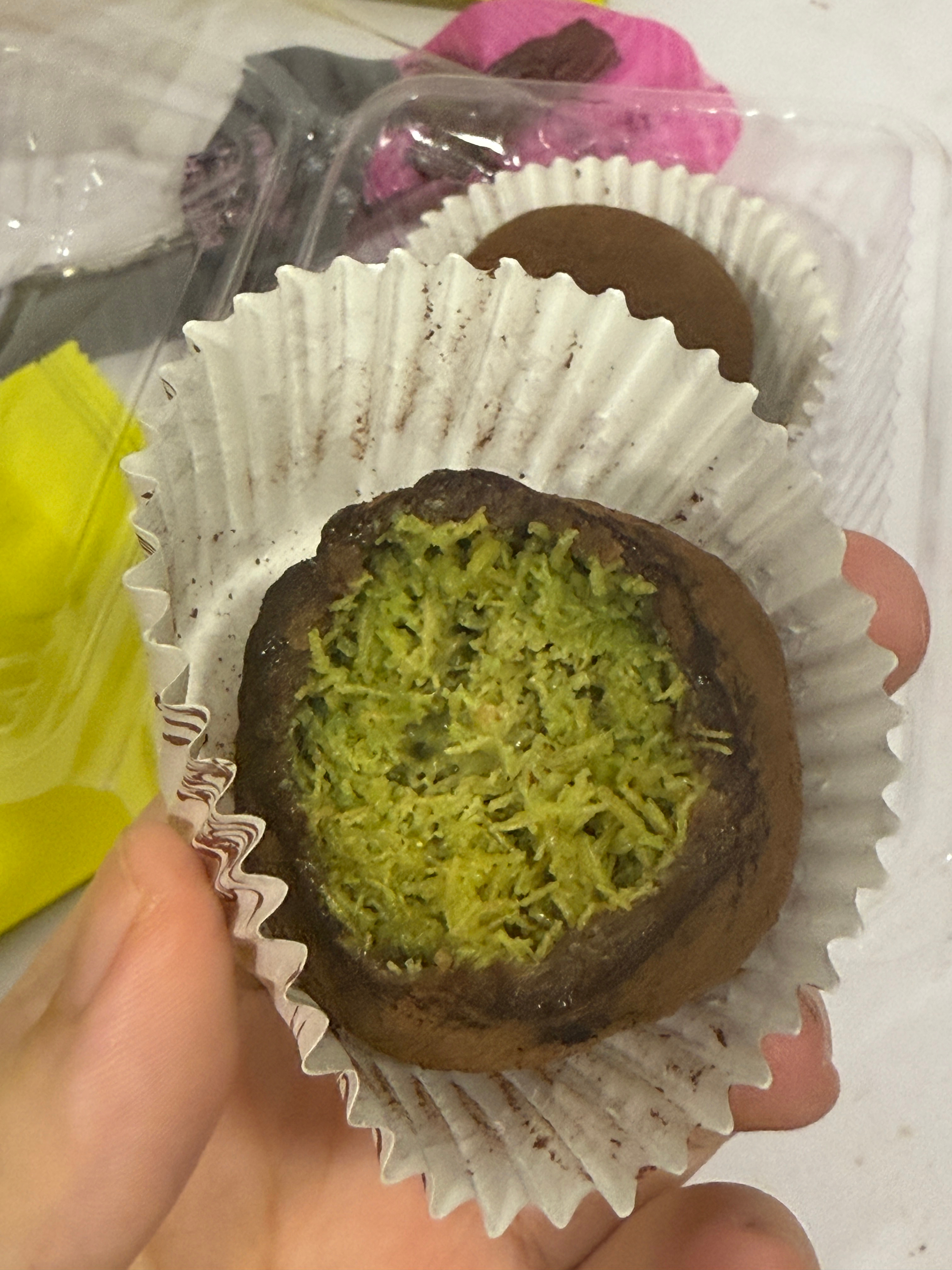 我最后再说一遍我要把拿乱七八糟的皮做迪拜软曲奇还卖这么贵一个还这么小一个的商家都