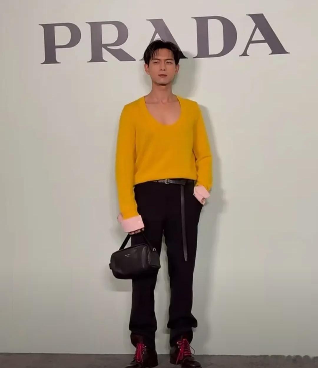 李现真是跟白鹿有一拼 把大牌穿出地摊货的感觉 