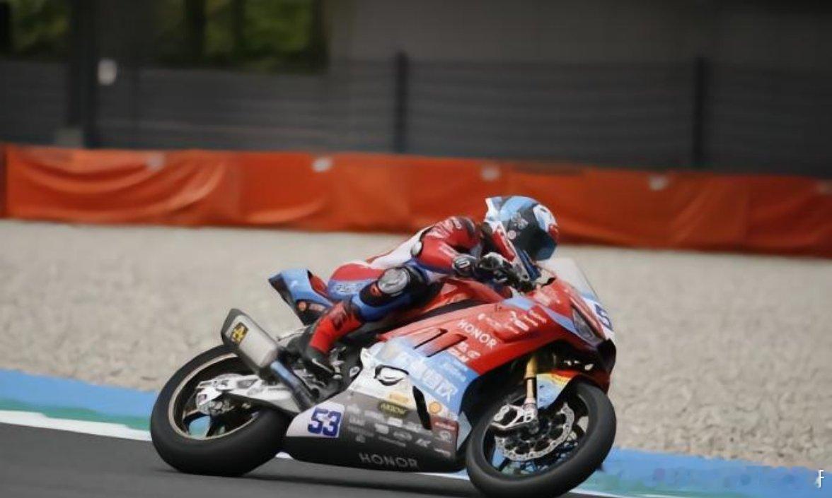 北京时间5月2日晚间，2026世界超级摩托车锦标赛（WSBK）匈牙利站World