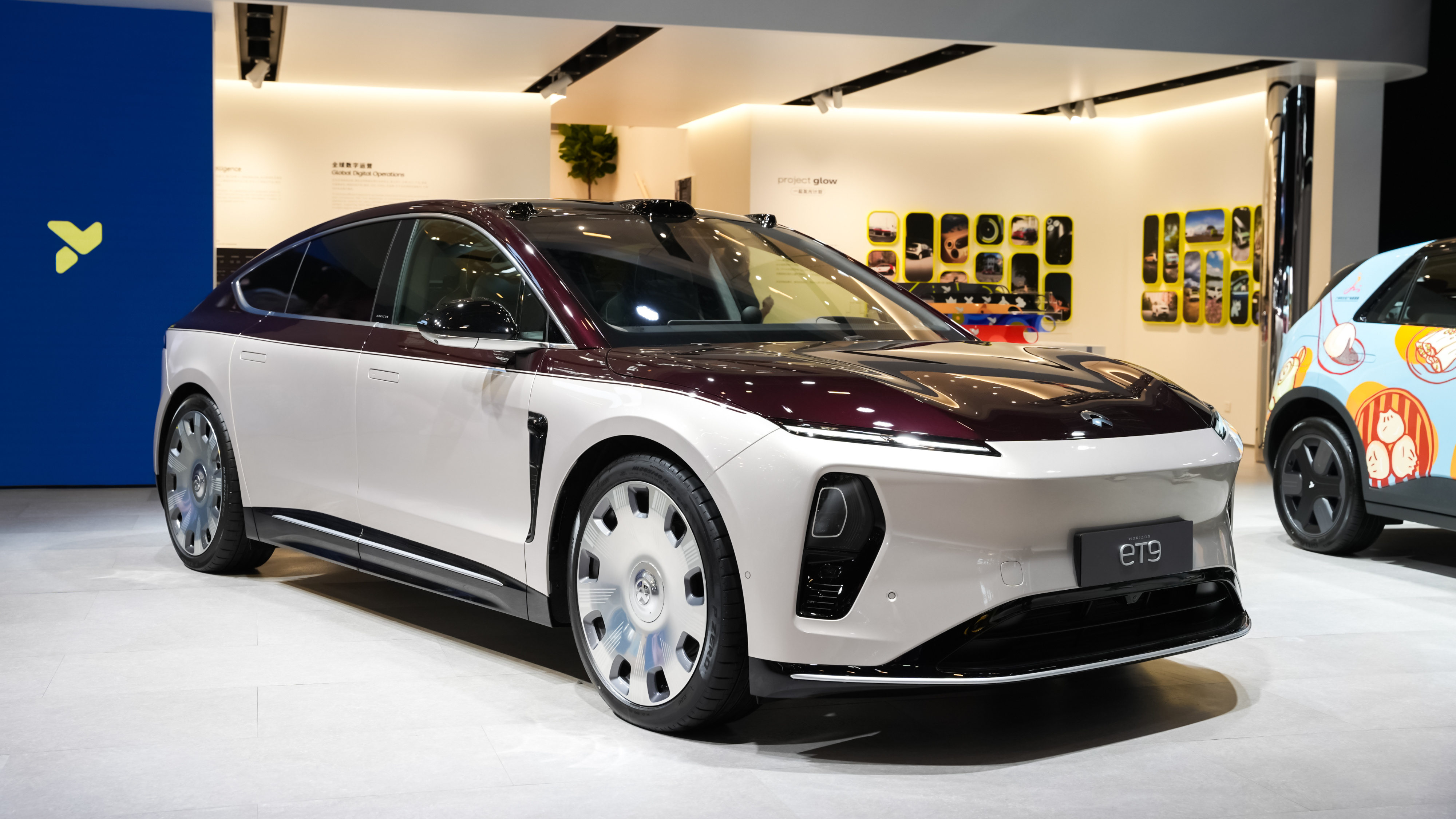 蔚来集团携蔚来、firefly萤火虫两大品牌强势登场，以“旗舰升级+爆款放量”双