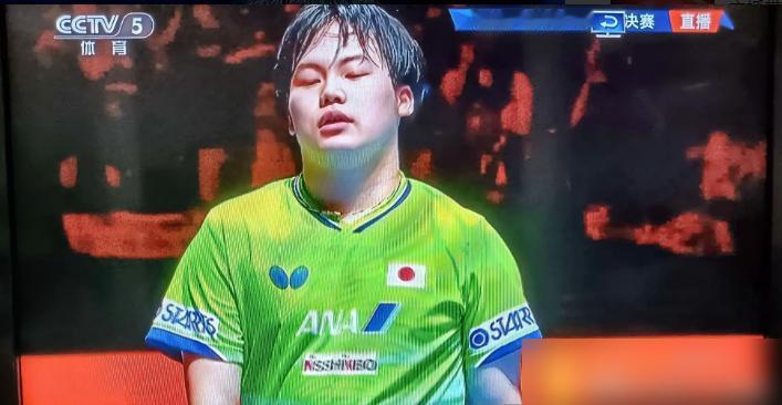 全网都在骂松岛辉空输不起。我告诉你，这根本不是教养问题，这是他给自己焊上的一层铁