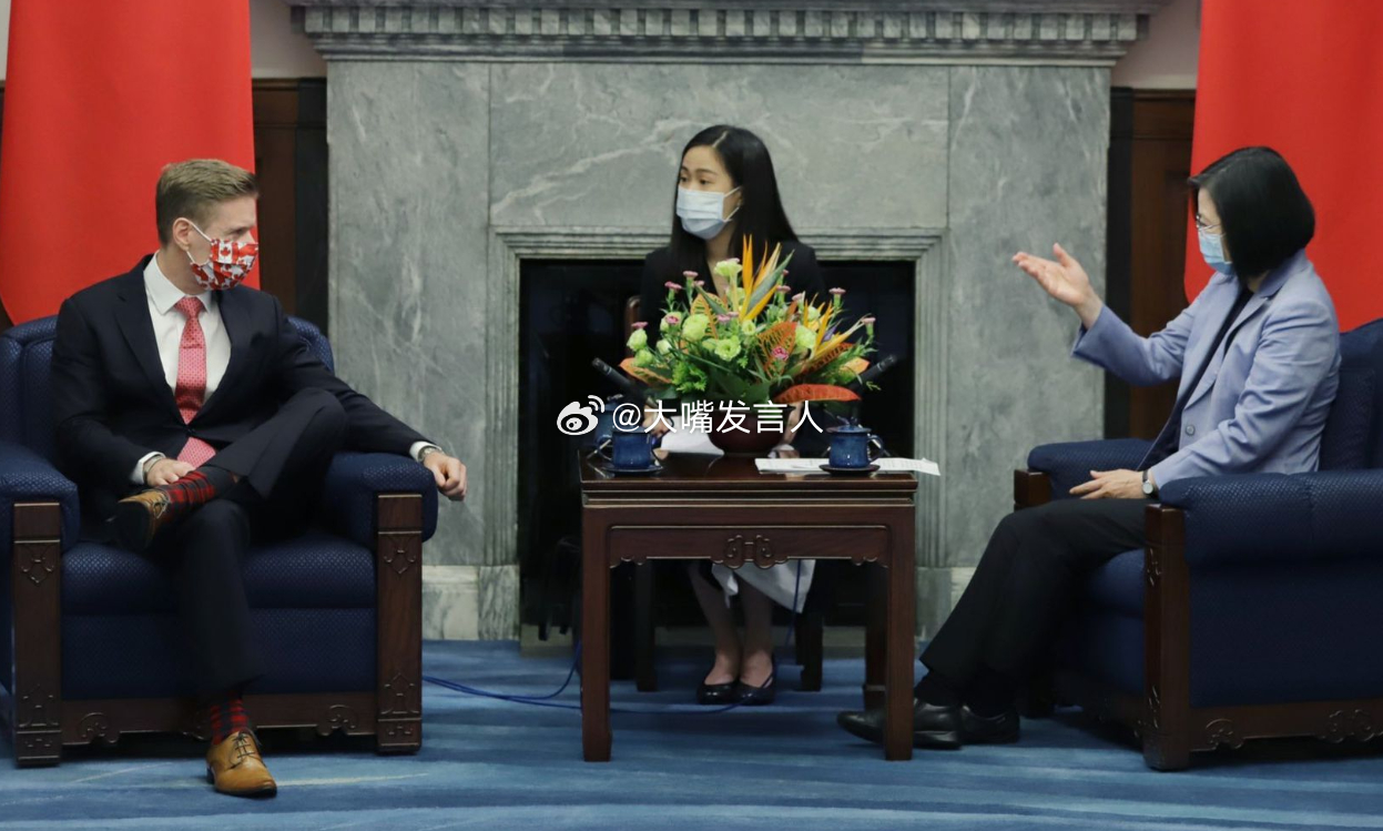 邱毅说高市早苗见了川普“矮了好几截、不是指身高，而是指心理层面”其实湾湾也是如此