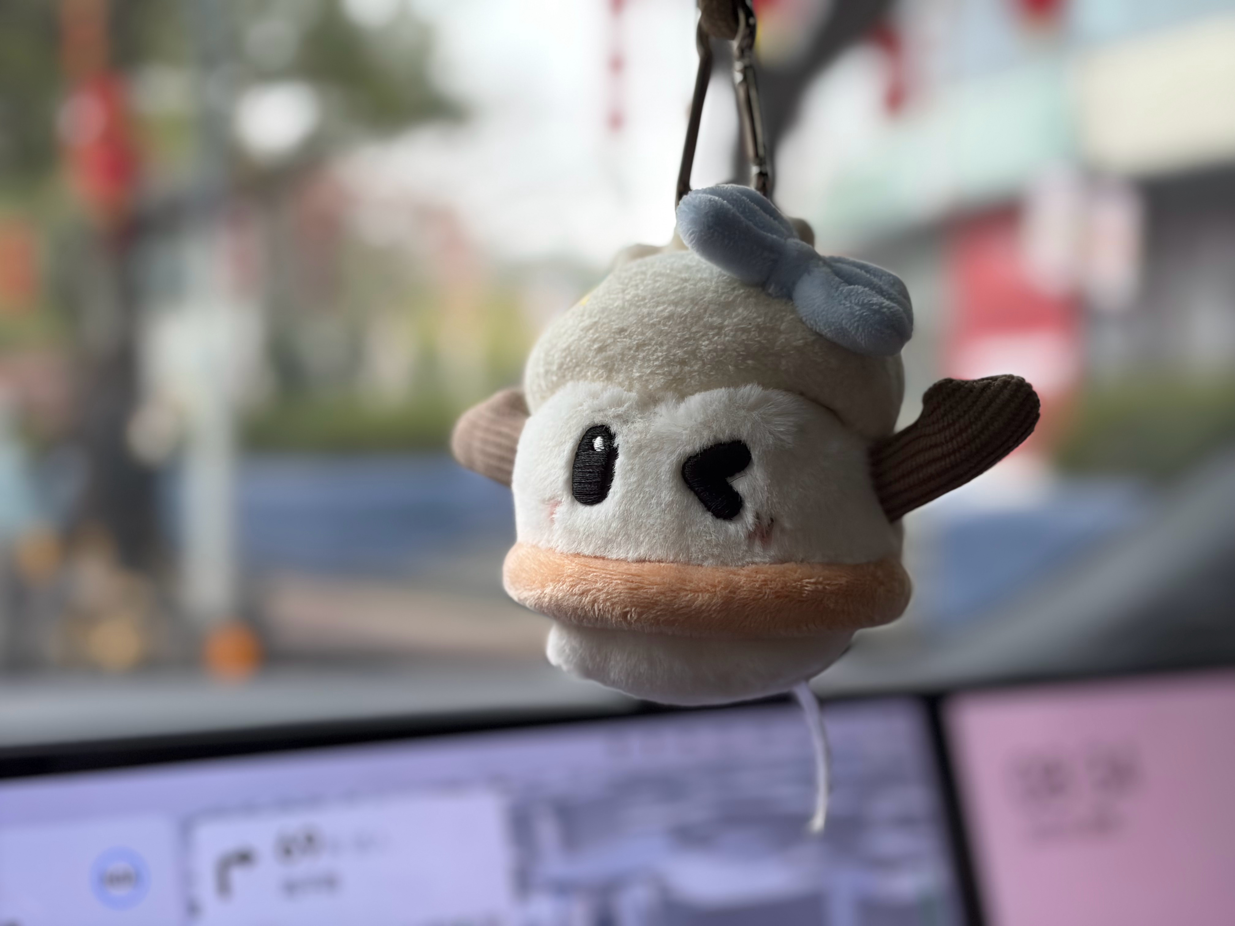 早上好，开智驾上班了越开越觉得，防御性驾驶特明显，先看路再开，安心感还不错。