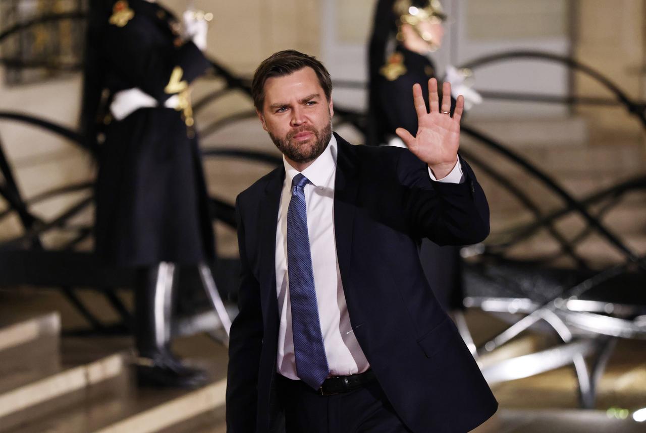 突然取消！
万斯临阵脱逃，美伊和谈最后一秒崩盘。
 
据美国有线电视新闻网4月2