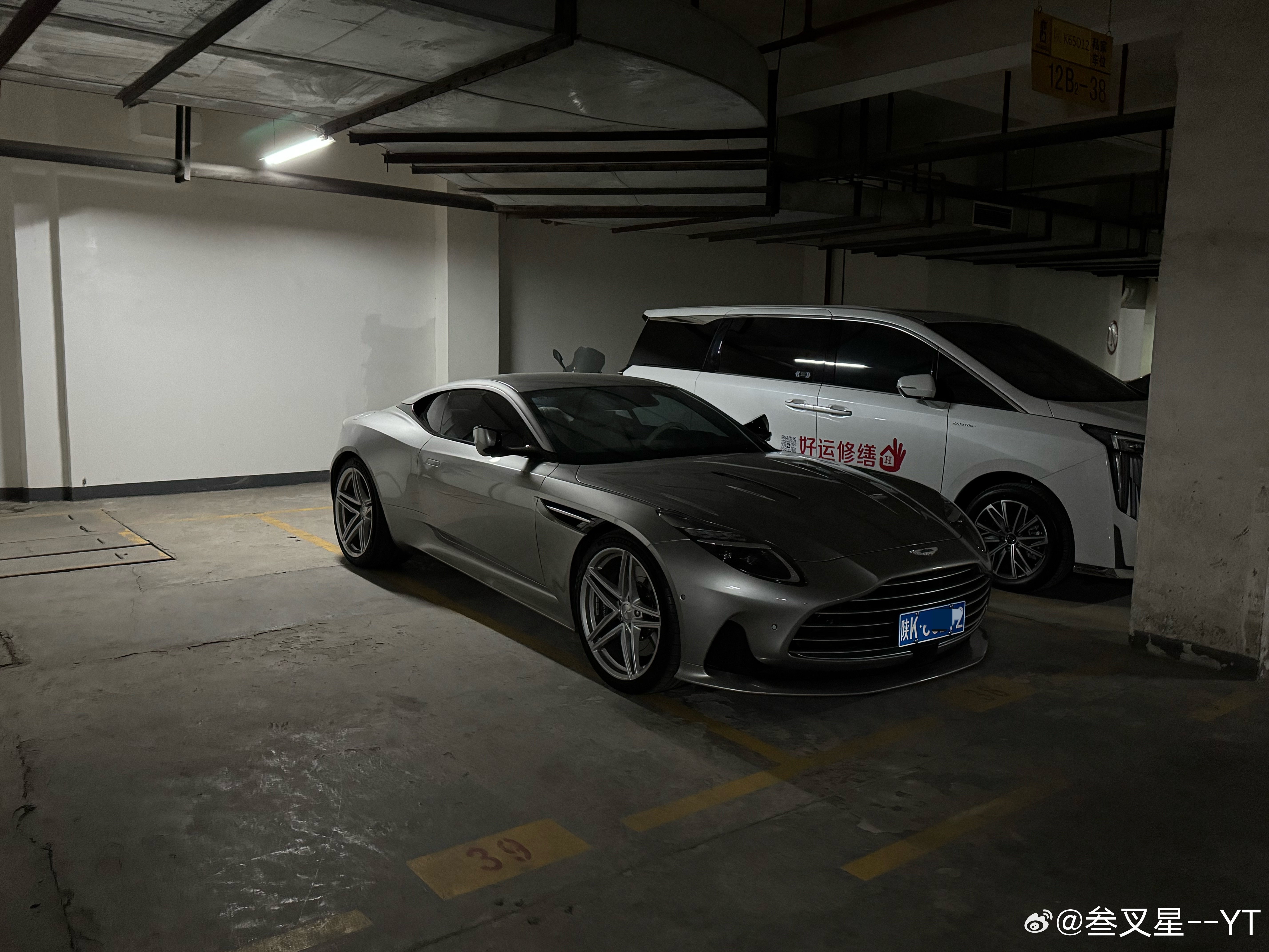 一车亦景  清一清近期见闻库存，有些也不那么近期了。这台SV不知道是不是之前那台