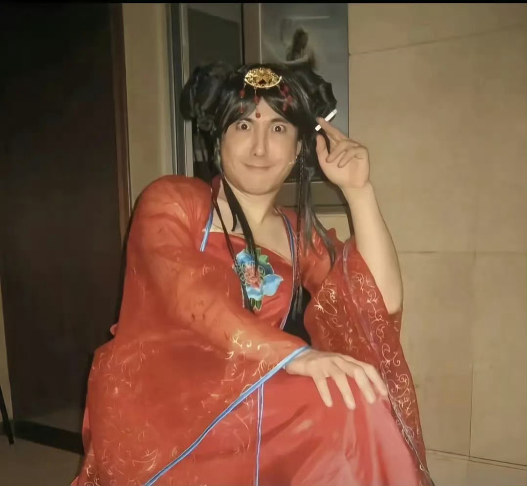 谁把沈腾QQ空间盗了 哈哈哈哈哈哈这是把沈腾QQ空间的那年今日发出来了吧😂不过