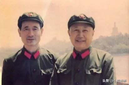 要不是仔细翻看资料，
我都没意识到，
聂卫平的父亲聂春荣，
这辈子走得这么扎实。