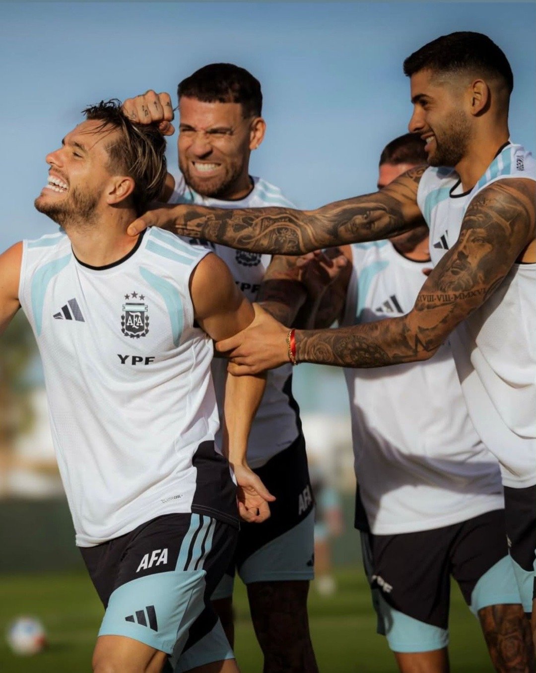 瞧瞧你们😄小洛做错了什么？库蒂在耍赖吗？🤣图六爸妈即视感