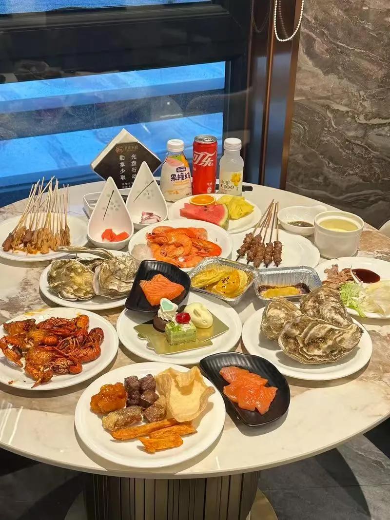 抢不过咱就提前约！

最近，一“票”难求的热门沈阳洗浴中心，线上平台订单数据疯狂
