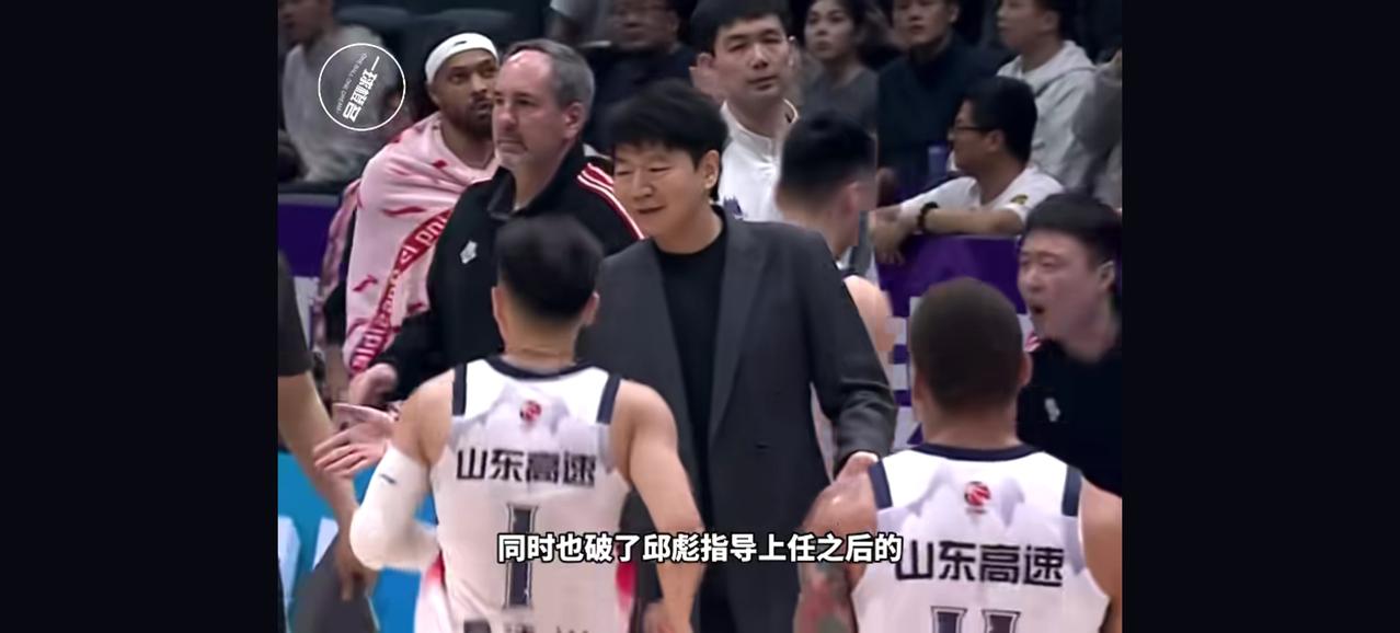 山东高速被人瞧不起，CBA网络直播者异口同声直言不讳，山东高速后面的三场比赛（北