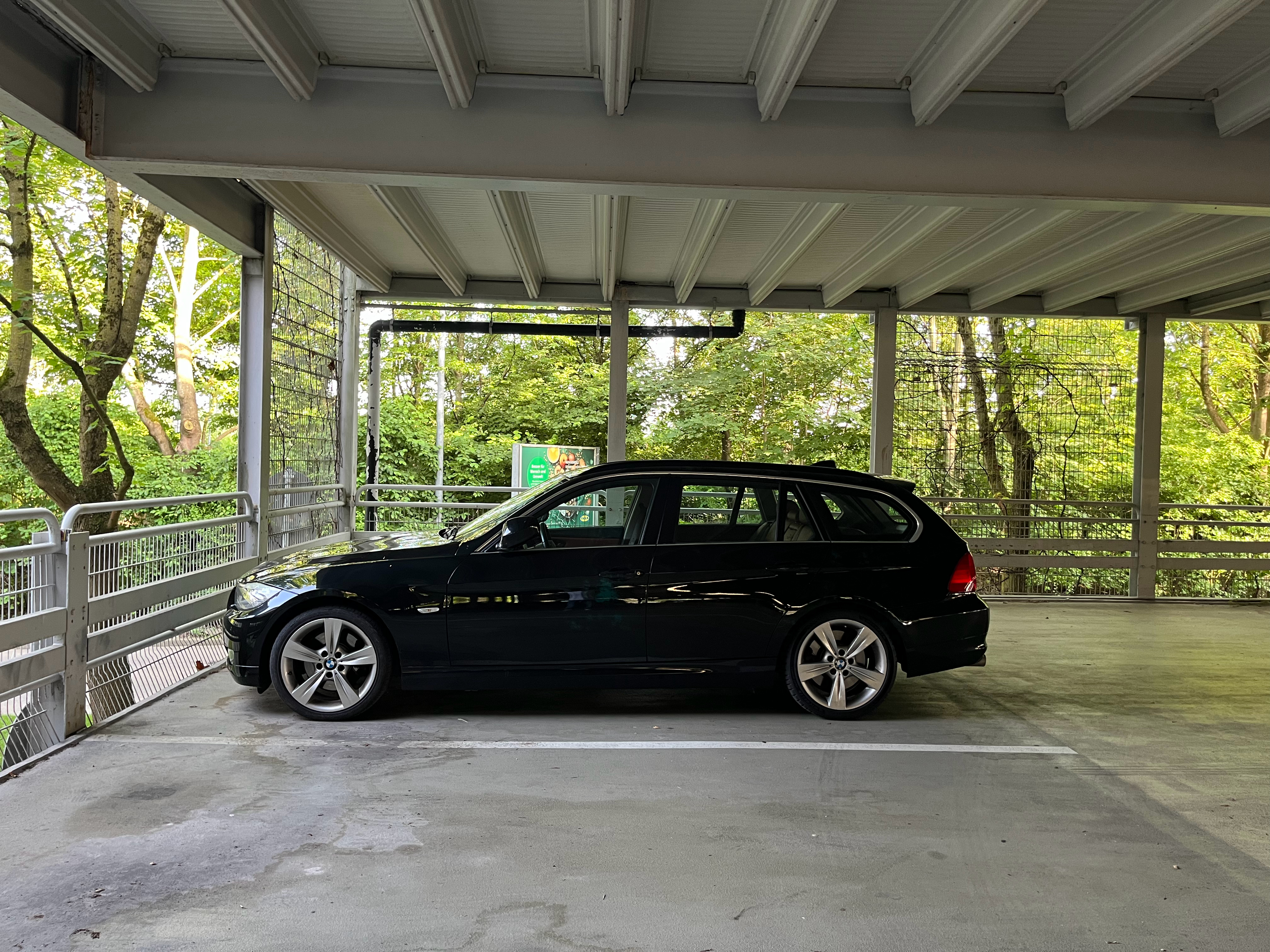 E91比G31帅[馋嘴]#yz77聊车##e91 325d##旅行车# ​​​