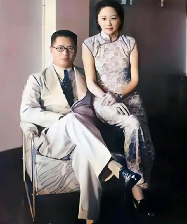 其实有很多人都以为宋子文是宋美龄的弟弟，但其实不然。
宋子文是宋美龄的哥哥，他在