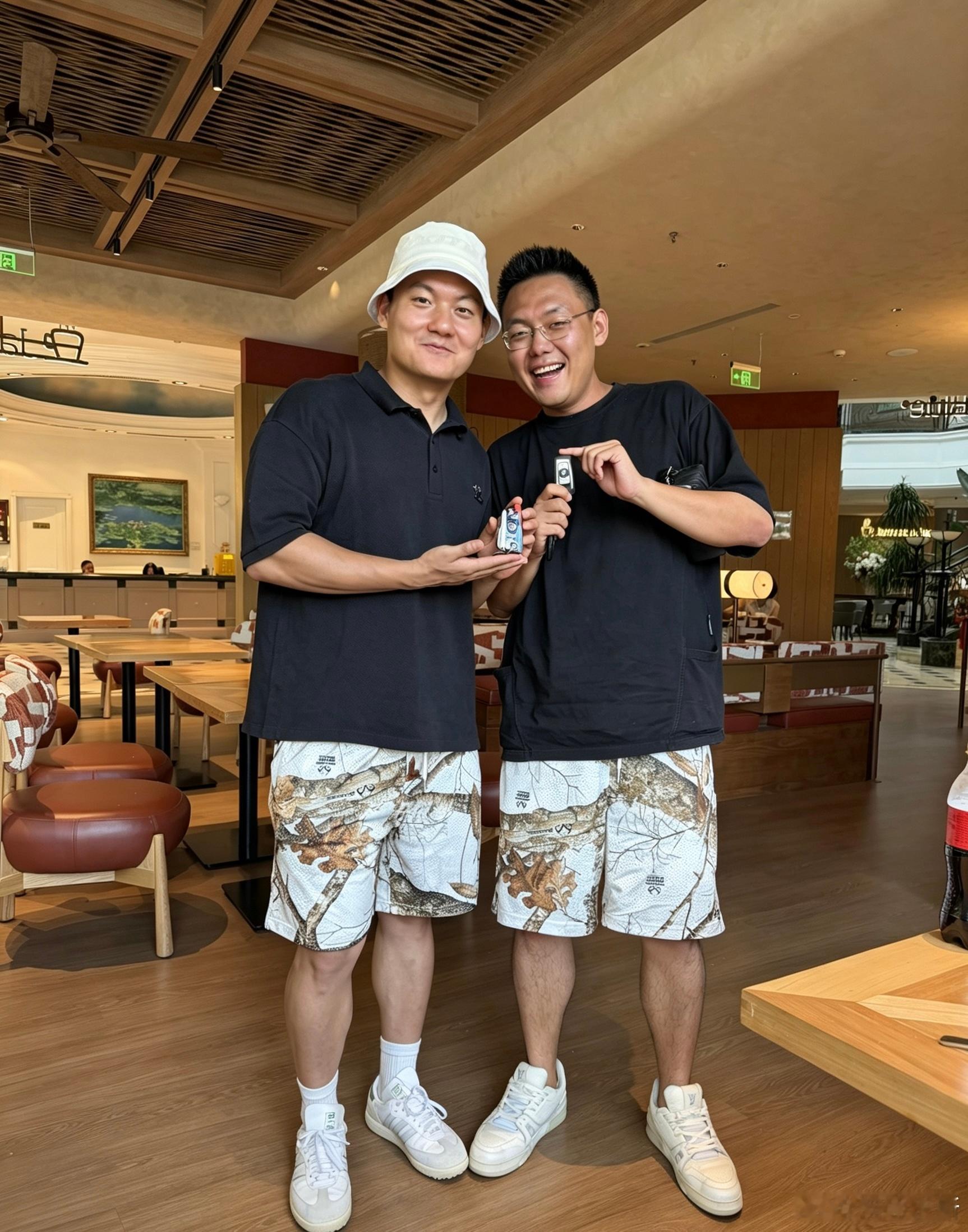 《刘氏兄弟都爱开点宝马小汽车》江湖传闻宝马G82 M4要停产 进入产品末期了既然