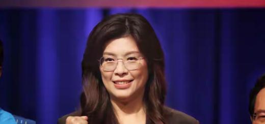 在会见完三国驻台代表后，在接受媒体采访时，郑丽文真正将两岸关系的底牌露出来了，不