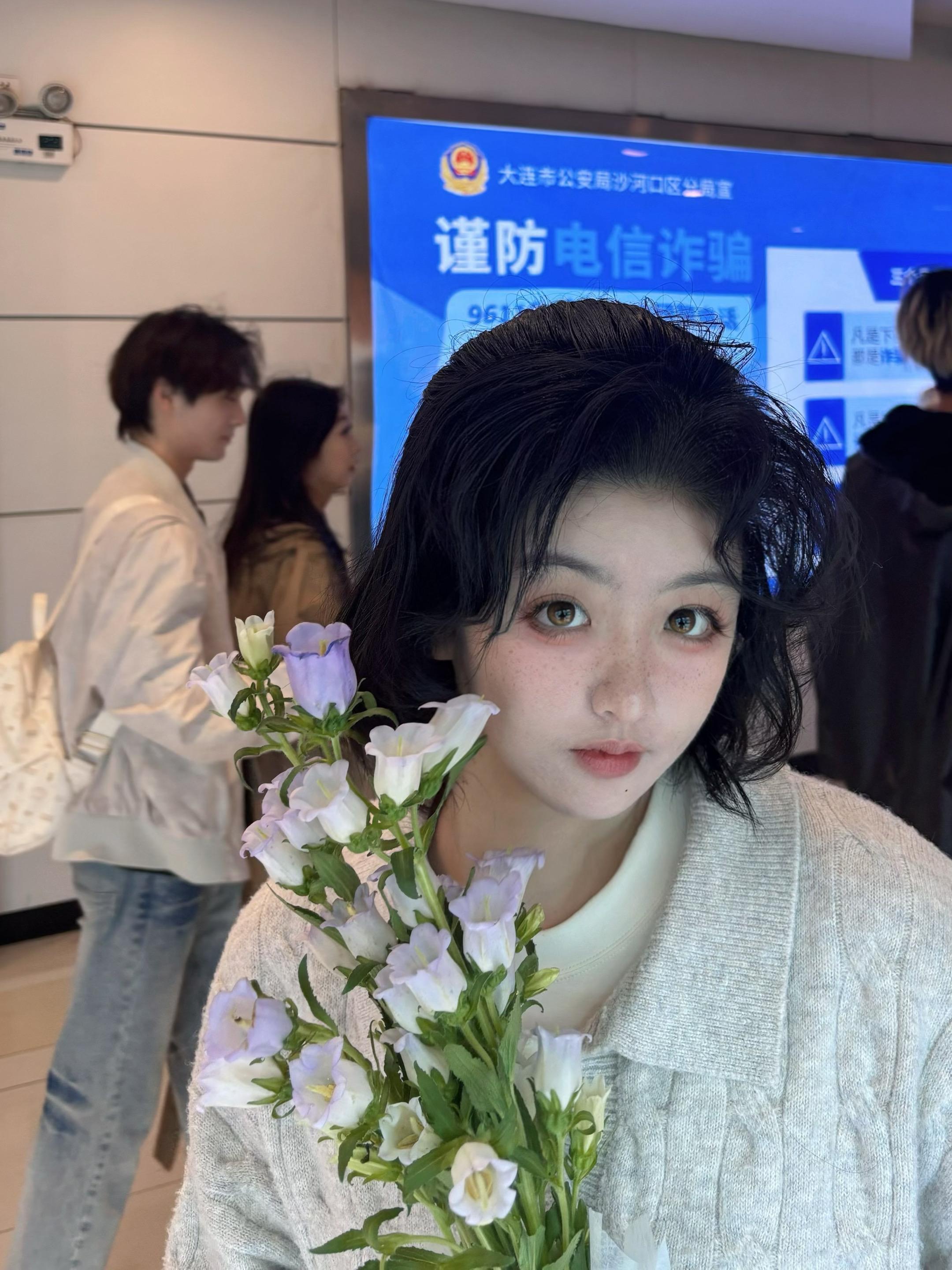 烦心事丢弃，腾地方装花。