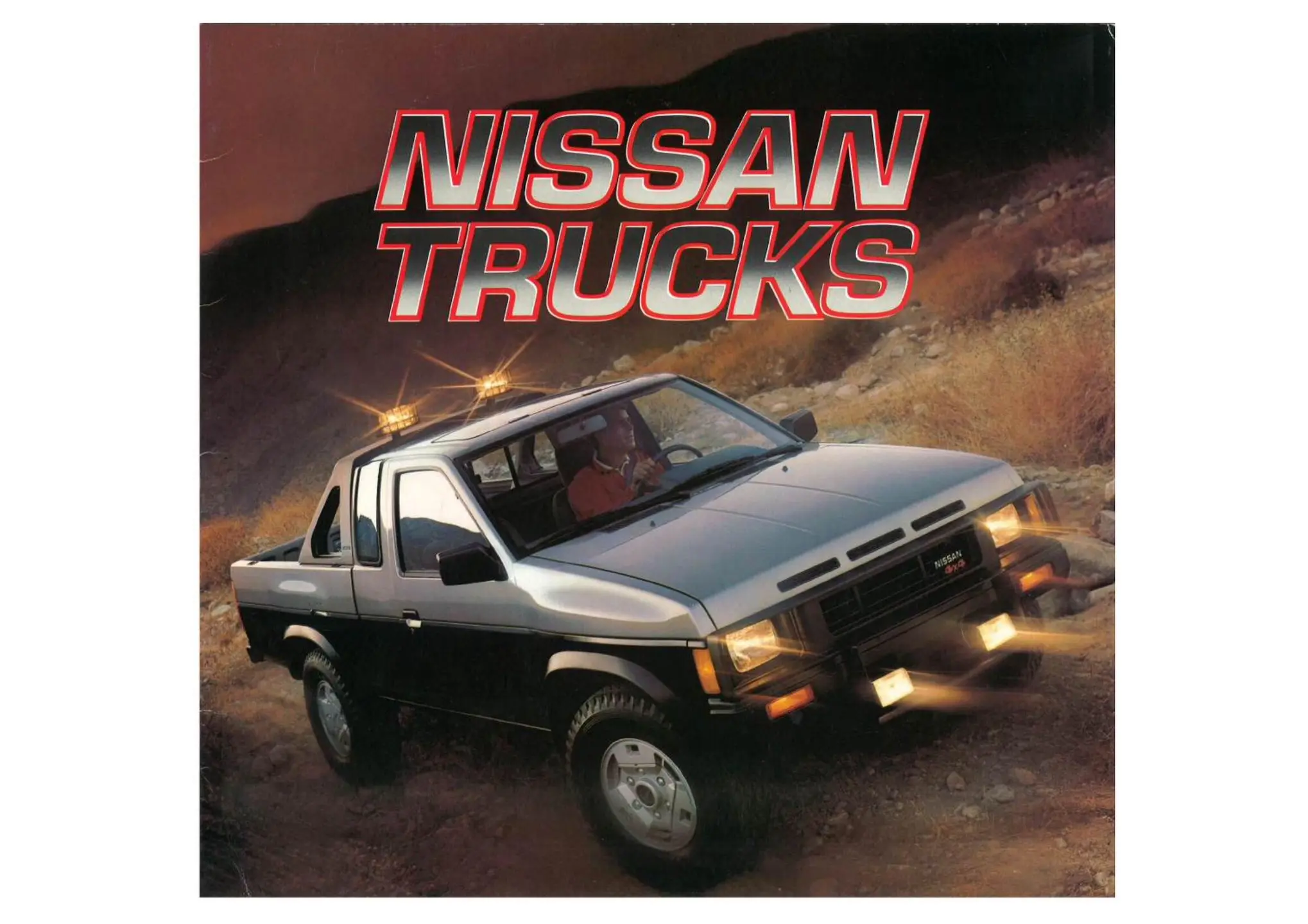 D21皮卡和三门小旋风。Nissan-Terrano-